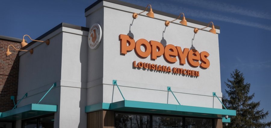 Popeyes Opens in Dundee with Free Burgers for a Year Giveaway